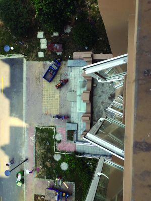 孩子從9樓墜下，掉在2樓平臺(tái)上