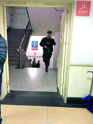 特警迅速趕來