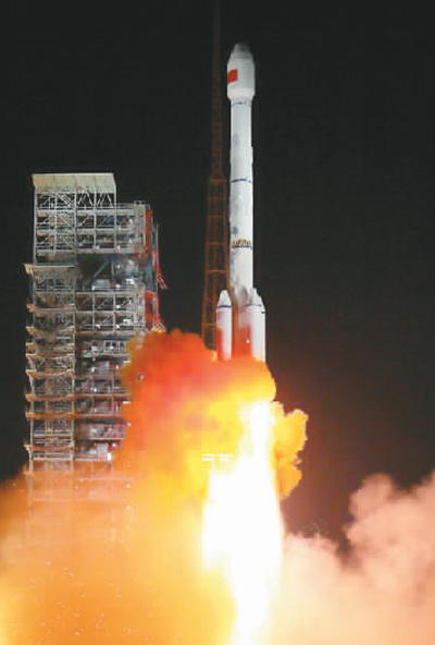 2017年11月5日，西昌衛(wèi)星發(fā)射中心成功發(fā)射兩顆北斗三號全球組網(wǎng)衛(wèi)星。 新華社發(fā)
